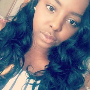 Meet your Posher, Demi